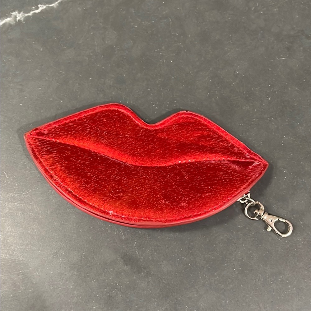 VS Pink lips small coin bag